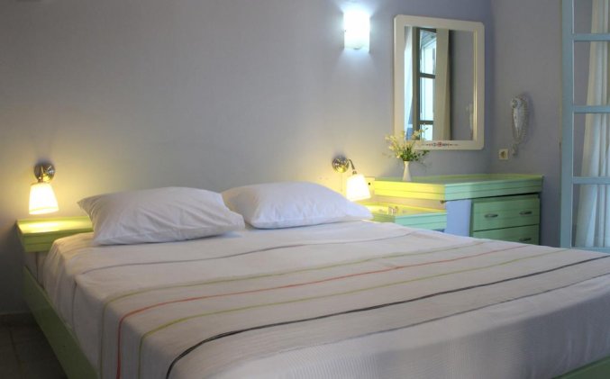 Tweepersoonskamer van Aparthotel Nissia Kamares