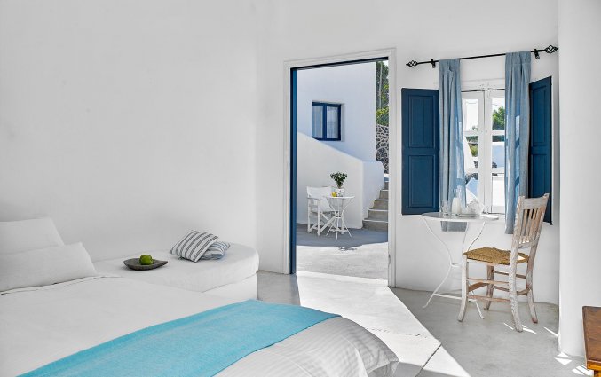 finikiamemoriesantorini - double - room