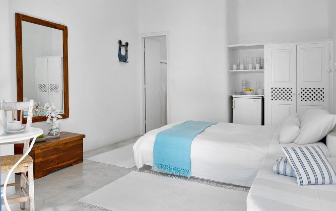 finikiamemoriesantorini - double - room