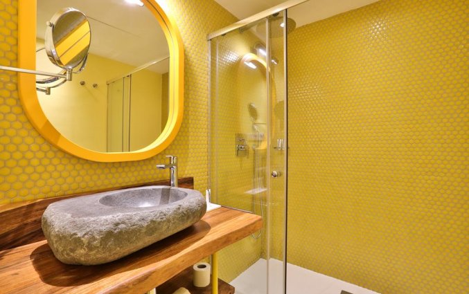 Badkamer van een suite van Hotel Paradiso Art op Ibiza