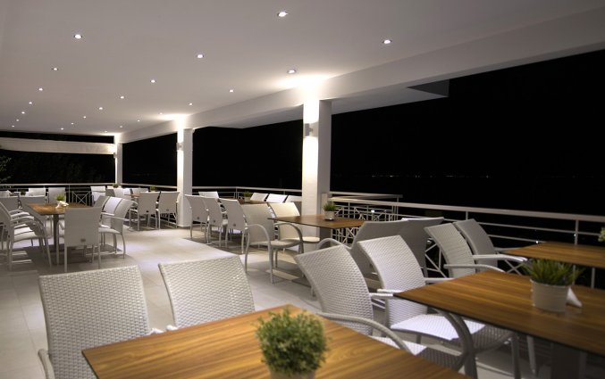 Terras van Hotel Glavas Inn op Chalkidiki