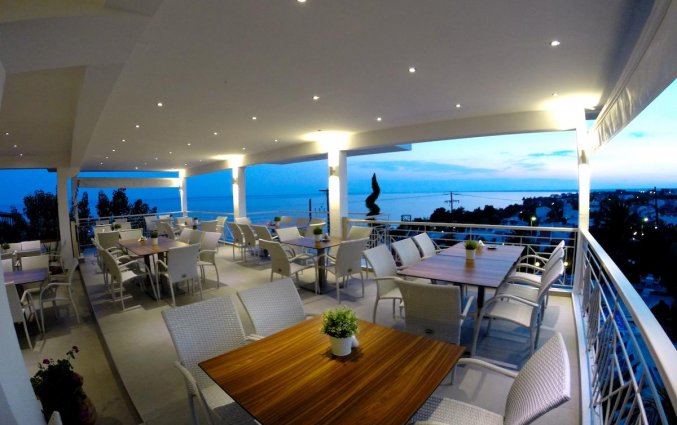 Terras van Hotel Glavas Inn op Chalkidiki