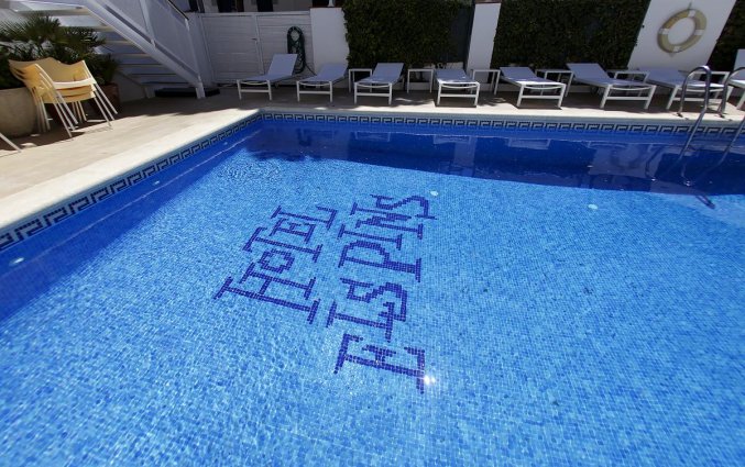Buitenzwembad hotel Els Pins aan de Costa Brava