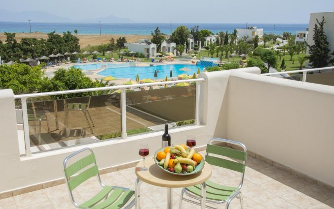 Balkon van Hotel Sovereign Beach op Kos