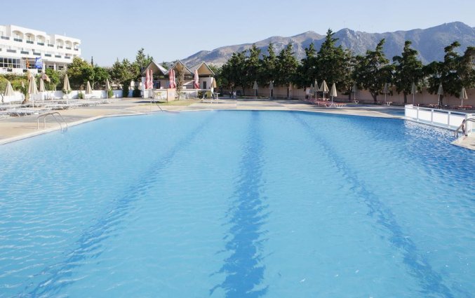 Zwembad van Hotel Sovereign Beach op Kos