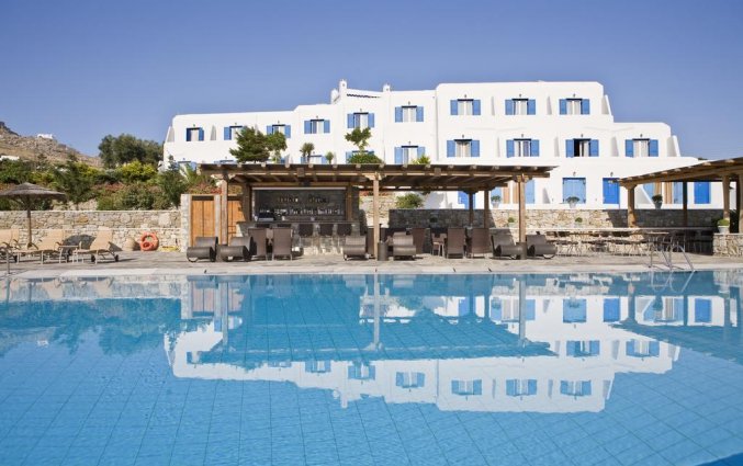 Zwembad Hotel Yiannaki