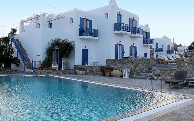 Buitenzwembad van Hotel Vienoula's Garden op Mykonos