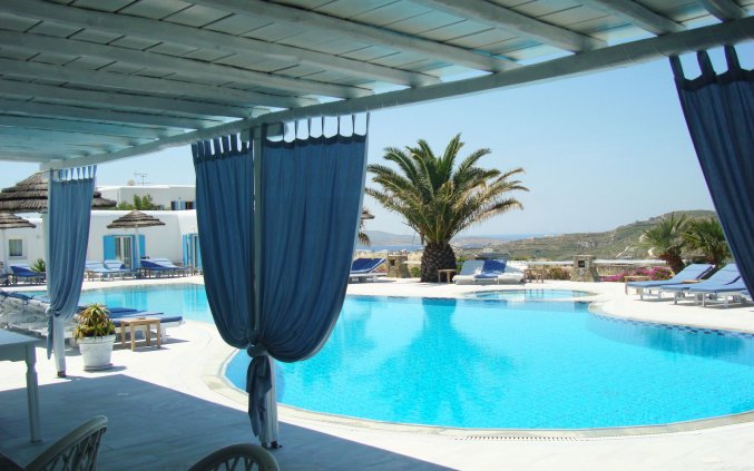 Buitenzwembad Hotel Giannoulaki 