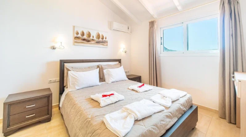 Slaapkamer tweepersoons bed 