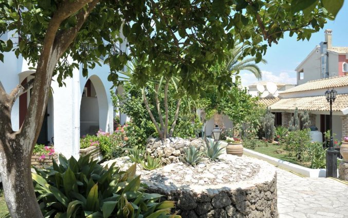 Tuin van Hotel Iliada Beach op Corfu