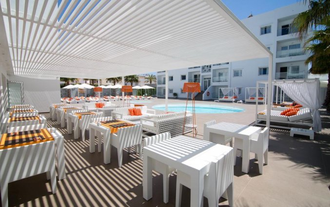 Terras van Appartementen Ibiza Sun op Ibiza