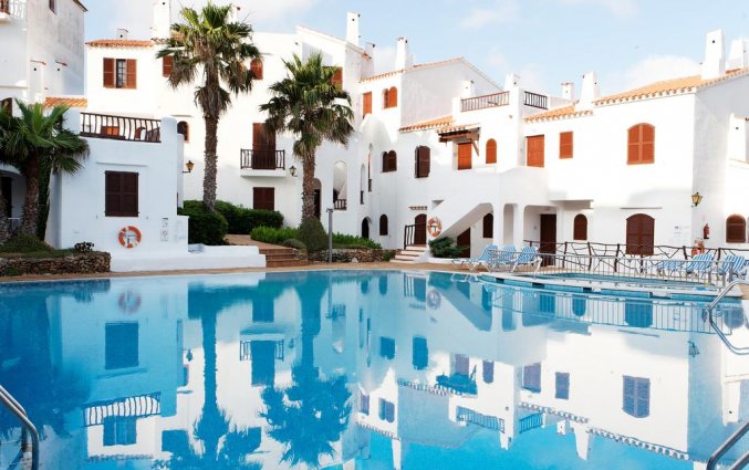 Het zwembad van Tramontana Park Menorca