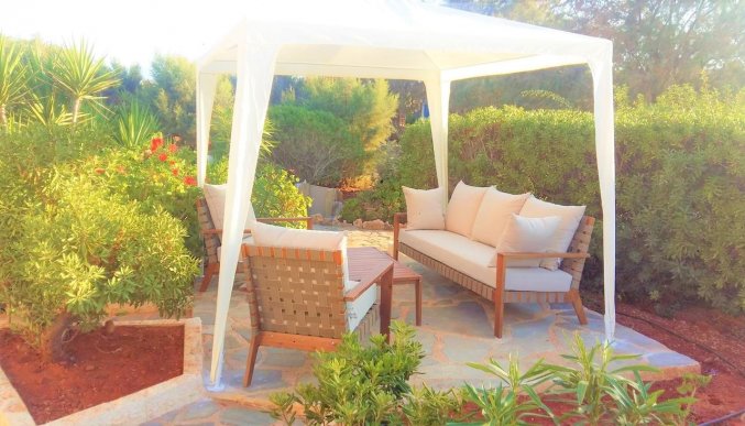 Loungeplek bij Zorbas Hotel Beach Village op Kreta