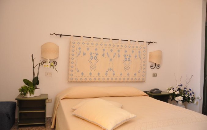 Tweepersoonskamer van Hotel Castello op Sardinië