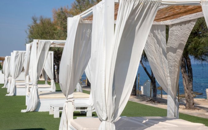 Ligbedden van Hotel Riva Del Sole in Puglia