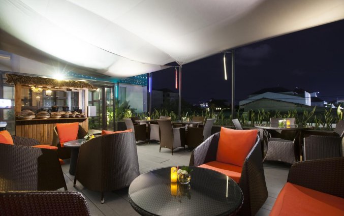 Terras van Hotel Grand Livio op Bali