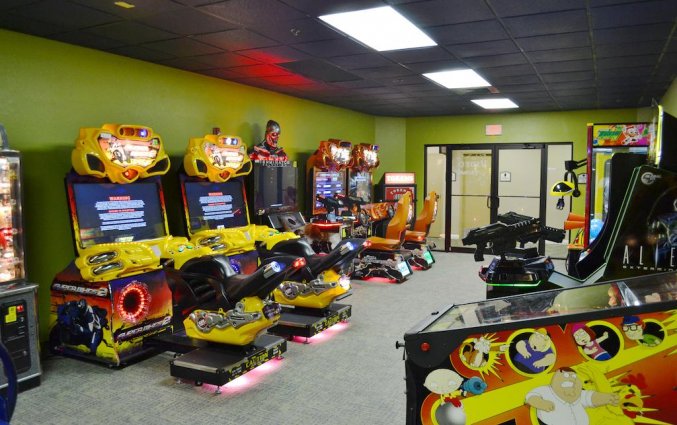 Speelhal van hotel Rosen Inn