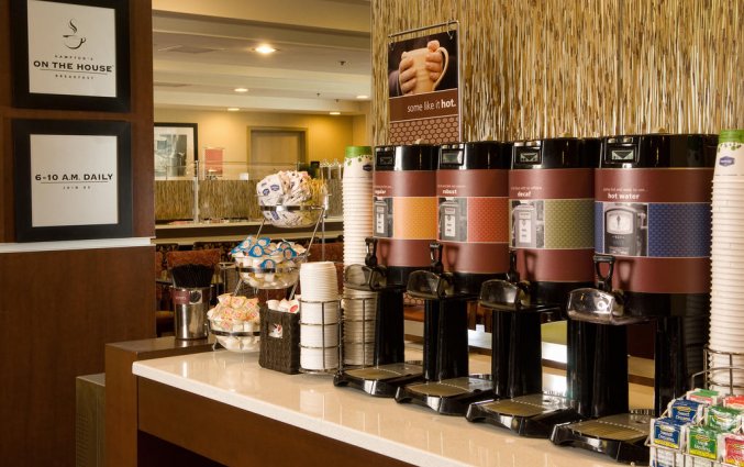 Ontbijtbuffet van Hotel Hampton Inn Orlando Near Universal Blv in Orlando
