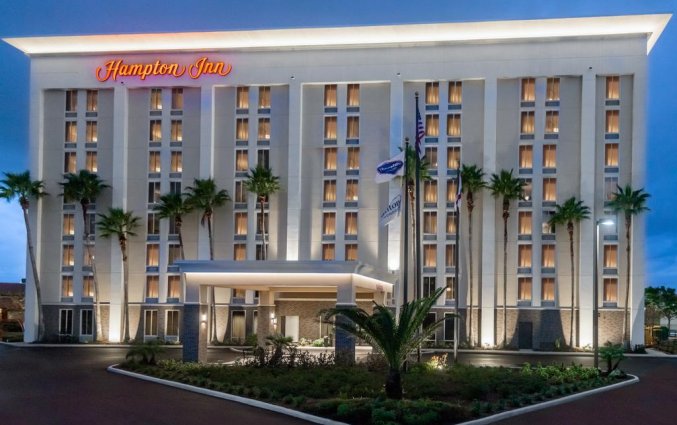 Vooraanzicht van hotel Hampton Inn