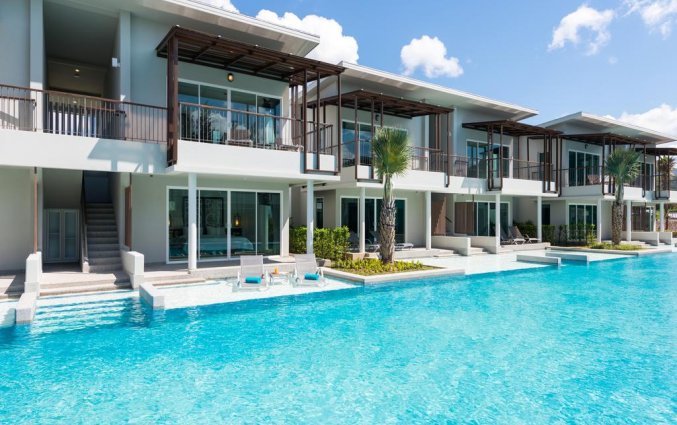 Zwembad van Resort The Waters Khao Lak