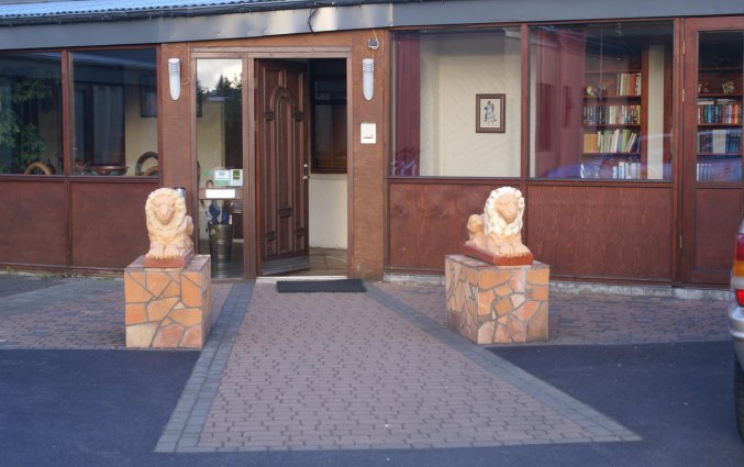 Entree van Hotel Kriunes op IJsland