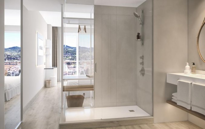 Badkamer van een tweepersoonskamer van Hotel Amare Beach op Ibiza