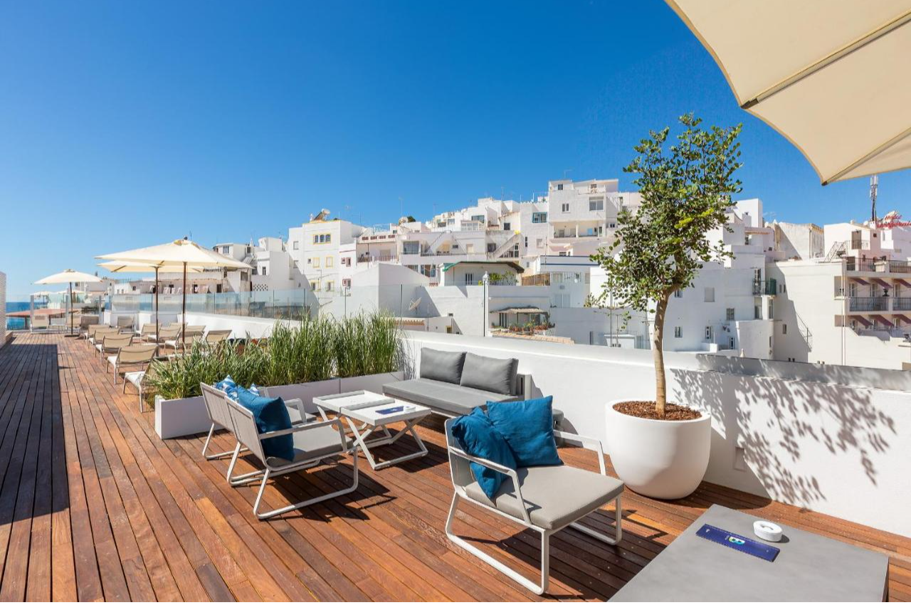 Zonneterras van Hotel Baltum in de Algarve