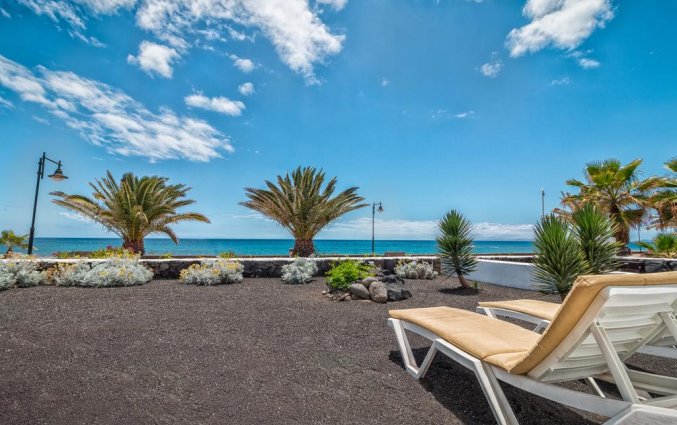 Buitenkant van appartementen Las Gaviotas in Lanzarote