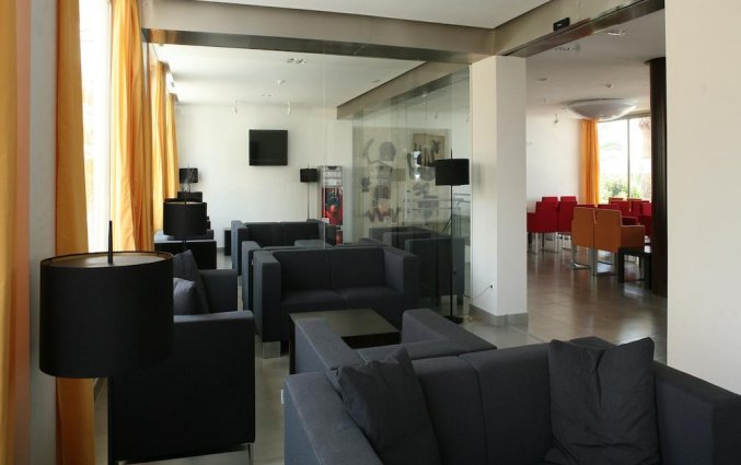 Lounge van hotel Simbad in Ibiza