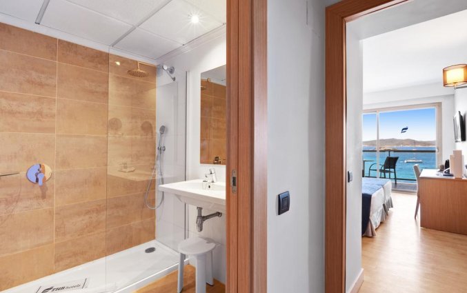 Badkamer van hotel THB Los Molinos in Ibiza