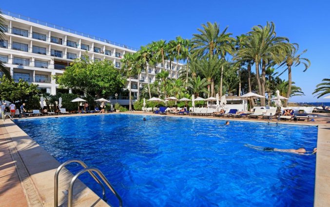 Zwembad van hotel THB Los Molinos in Ibiza