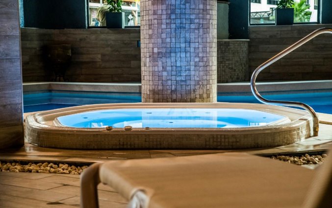 Jacuzzi in Pebbles Resort St. Paul's Bay