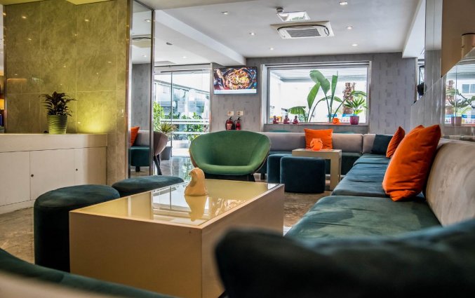 Zitgedeelte in de lobby van Pebbles Resort St. Paul's Bay