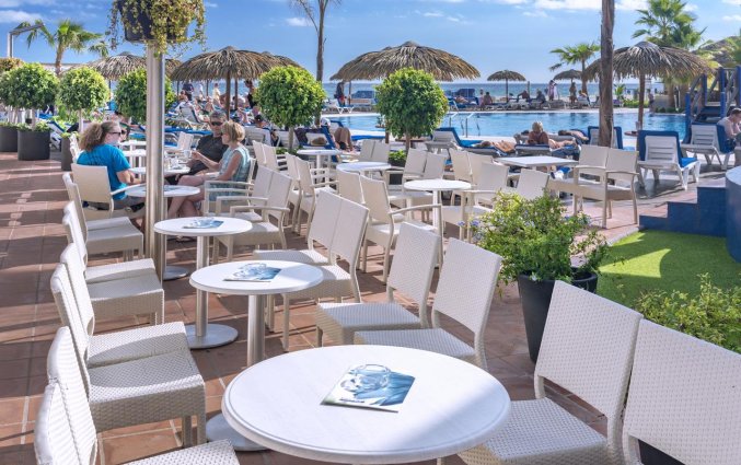 Terras van Hotel Tahiti Playa aan de Costa Brava