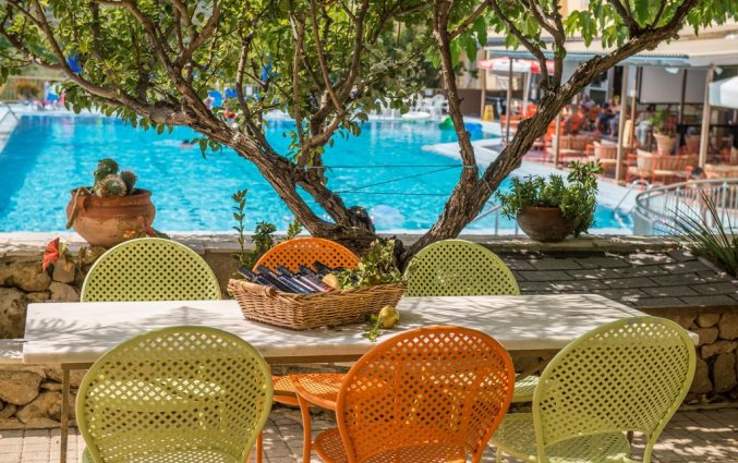 Zwembad van hotel Koukounaria in Zakynthos