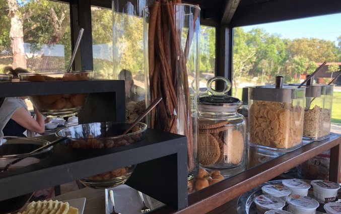 Ontbijtbuffet van Vallegrande Nature Resort