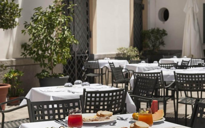 Terras van Hotel Palazzo Brunaccini op Sicilië