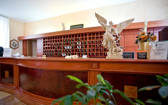 Receptie van Hotel Palace San Michele in Puglia