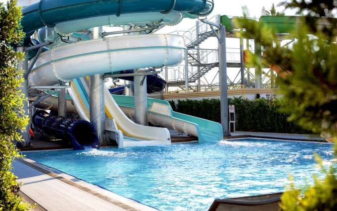 Zwembad en waterglijbanen van Resort & Spa Riolavitas in Side