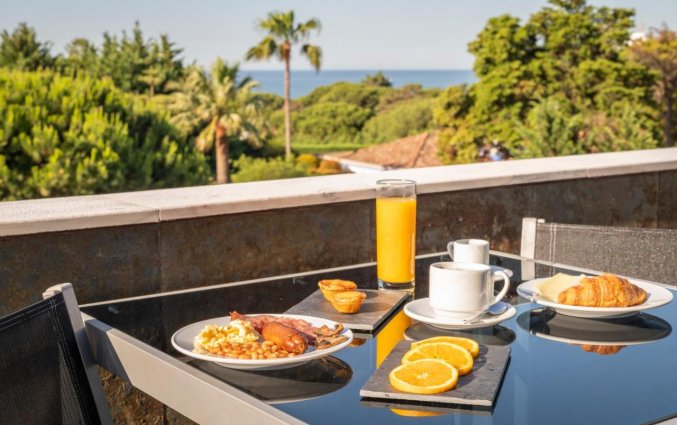 Ontbijt met uitzicht bij Hotel Velamar Boutique