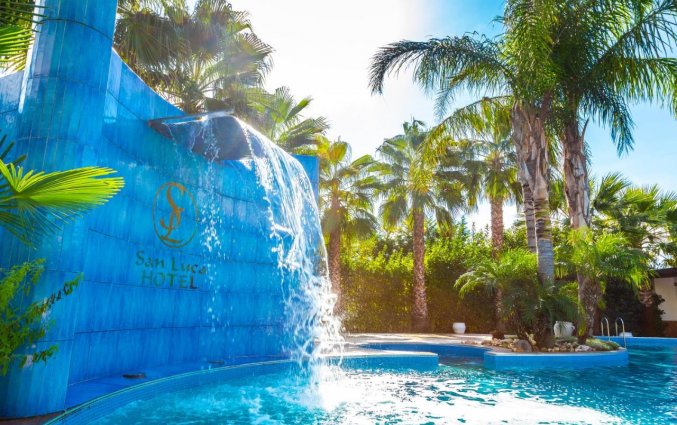 Buitenzwembad van Hotel San Luca