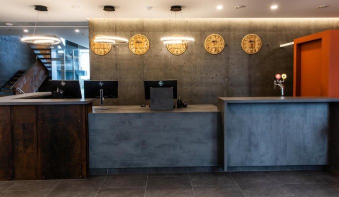 Receptie bij hotel South Coast