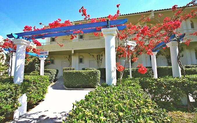 Ingang van Aparthotel Filerimos Village op Rhodos