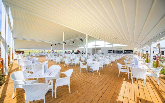 Terras van Resort Ramada by Wyndham Lara in Antalya