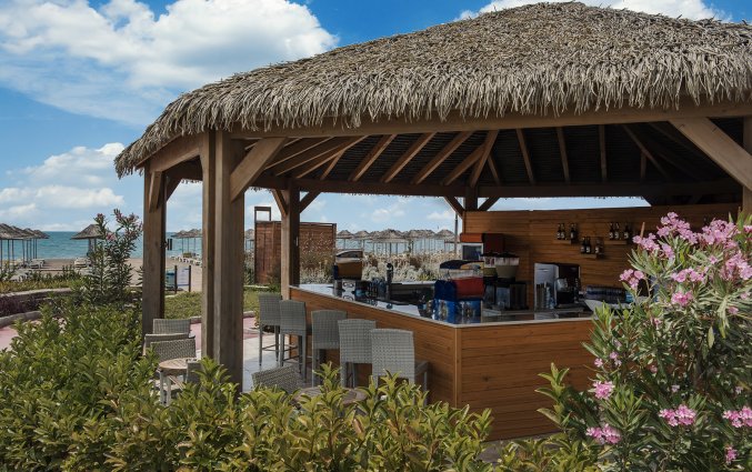 Strand met beachbar van Resort en Spa Aska Lara in Antalya