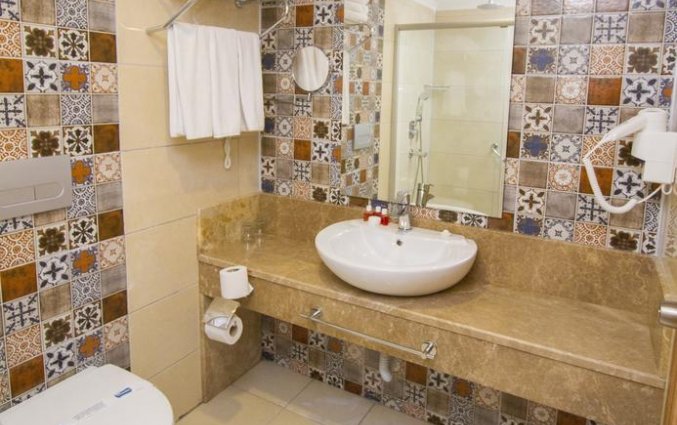Badkamer van Hotel Blue Wave Suite in Alanya