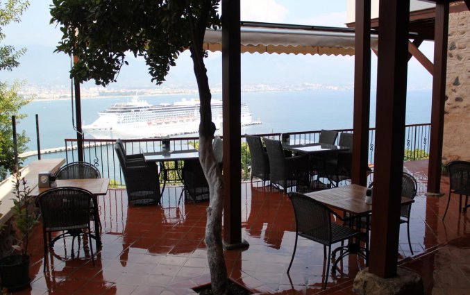 Terras van Hotel Villa Turka in Alanya