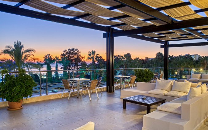 Terras van Hotel Sealife Buket Beach in Alanya