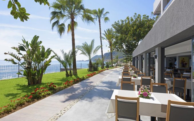 Terras van Hotel Floria Beach in Alanya