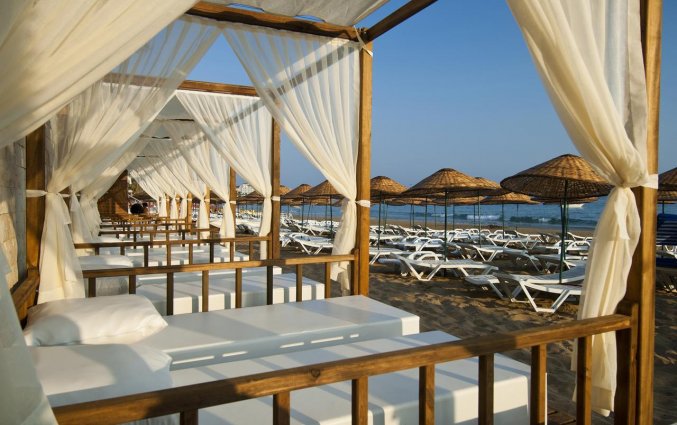 Strand van Hotel Yalihan Una